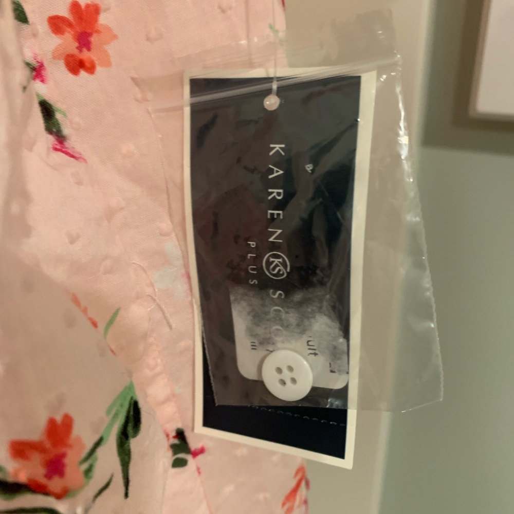 Karen Scott Floral Pink Button-Up Shirt 🍓NWT - Picture 4 of 5